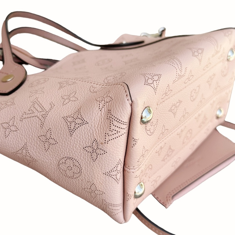 Authentic🥰 Louis Vuitton Hina PM Magnolia Small Tote Crossbody Pink Perforated - Picture 3 of 13